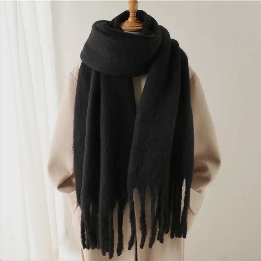Elegant Black Scarf